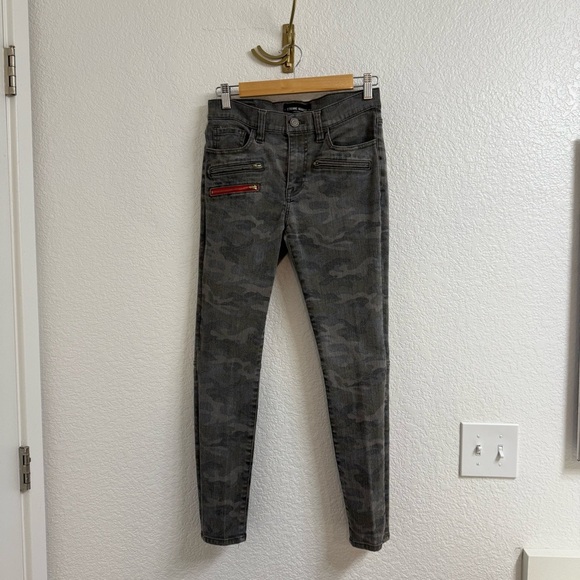 Etienne Marcel Classic Camo Skinny Jeans Size 28 - Picture 2 of 5